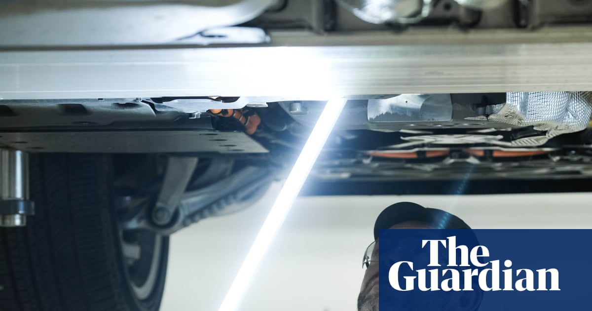 Jaguar Land Rover staff told to stay home after cyber-attack | Jaguar Land Rover