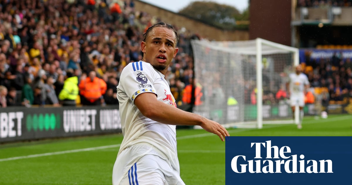 Leeds end goal drought with first-half blitz to leave sorry Wolves pointless | Premier League