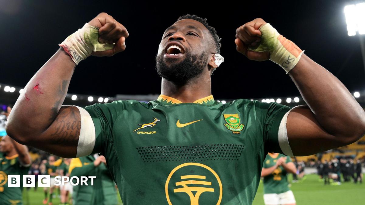 South Africa captain Siya Kolisi celebrates