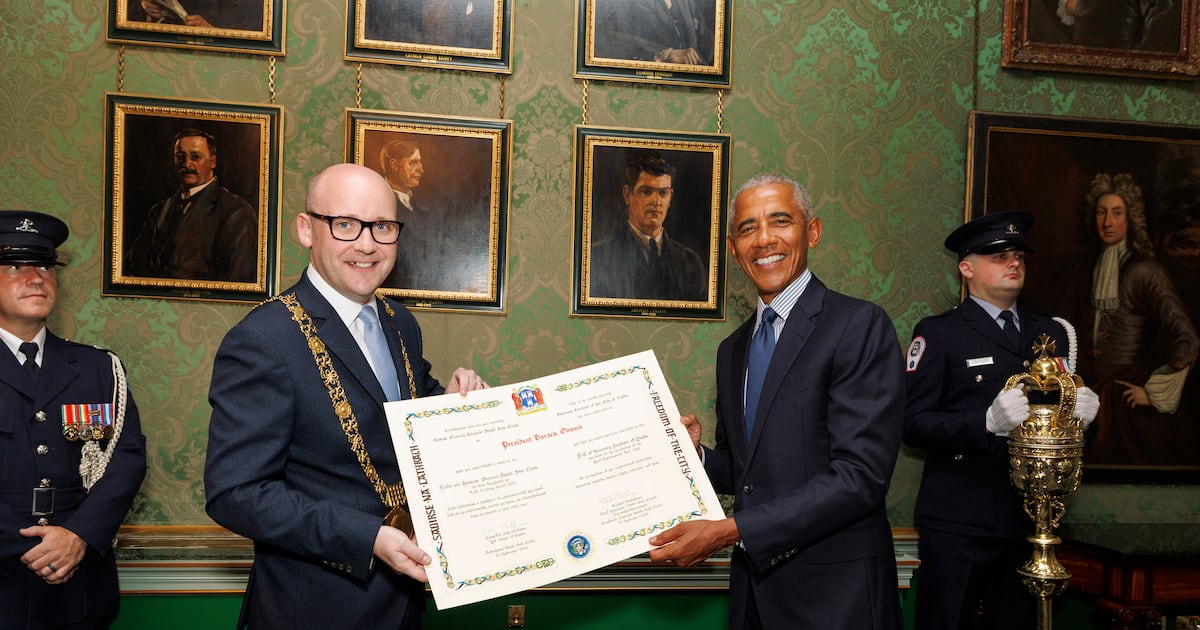 Barack Obama spread hope of ‘brighter days ahead’ as he became a freeman of Dublin – The Irish Times