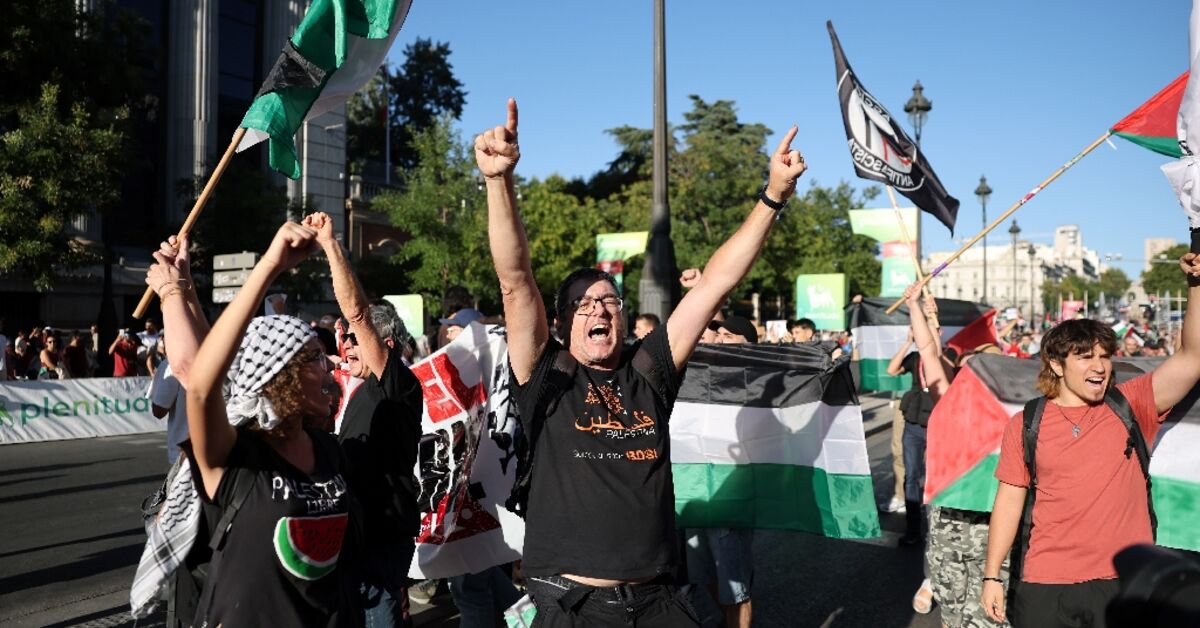 Spanish PM has 'deep admiration' for pro-Palestinian protesters