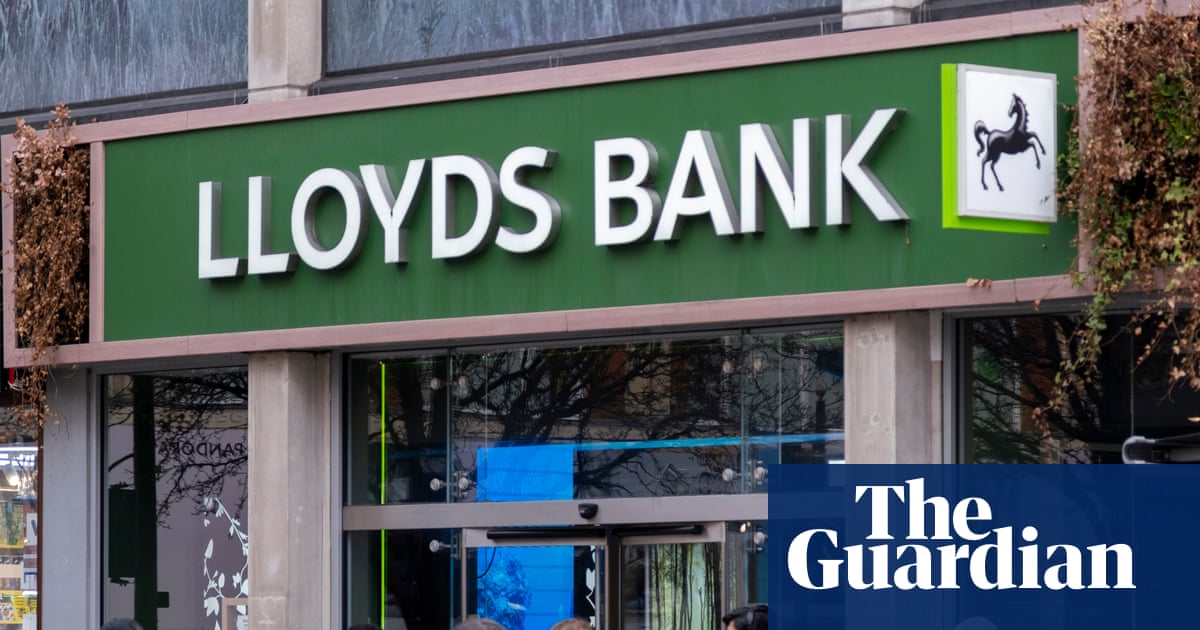 Lloyds to warn 3,000 staff they face sack for ‘underperformance’ | Lloyds Banking Group