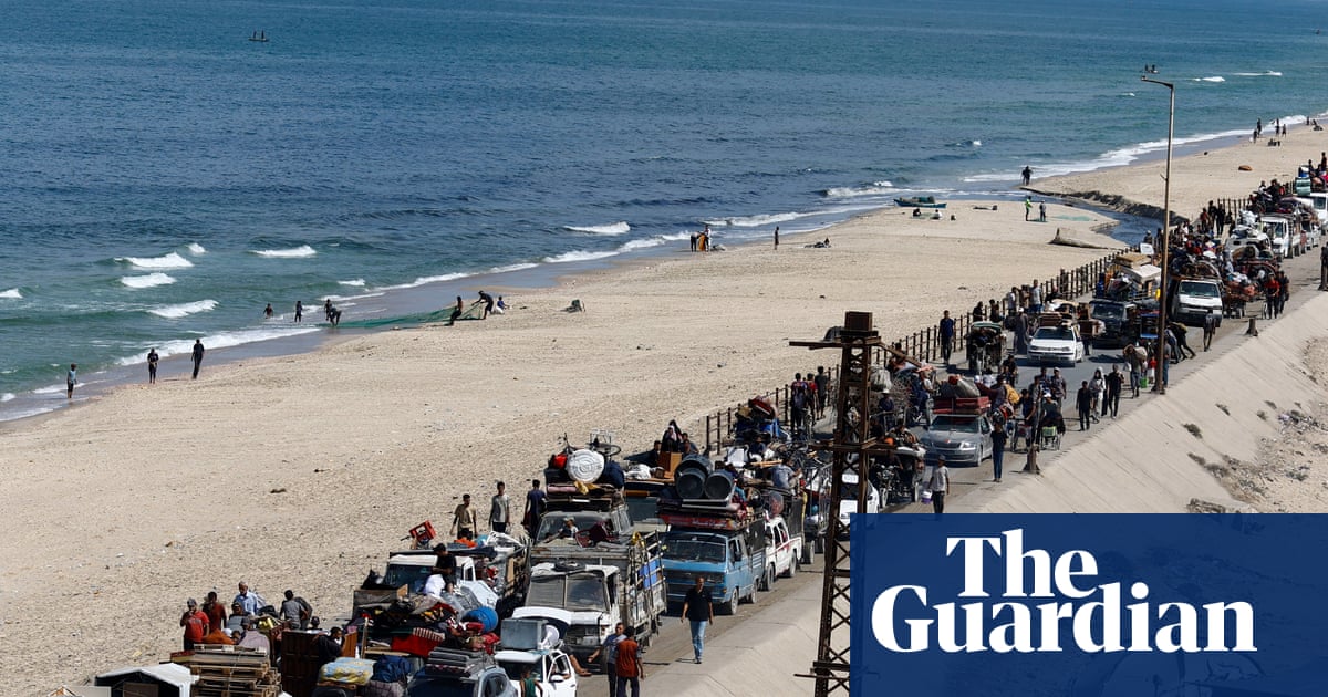 ‘We are at our limit’: Gaza’s last hospitals overwhelmed as thousands flee south | Gaza