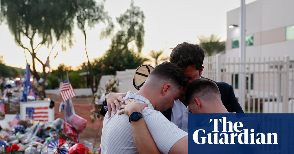 Thousands gather at Charlie Kirk memorial in Arizona where Trump to pay tribute to slain organizer | Charlie Kirk shooting