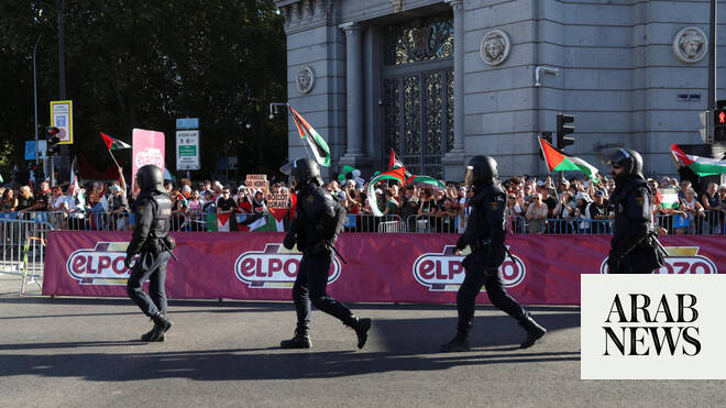 Spanish PM expresses ‘deep admiration’ for pro-Palestinian protesters at Vuelta - Arab News