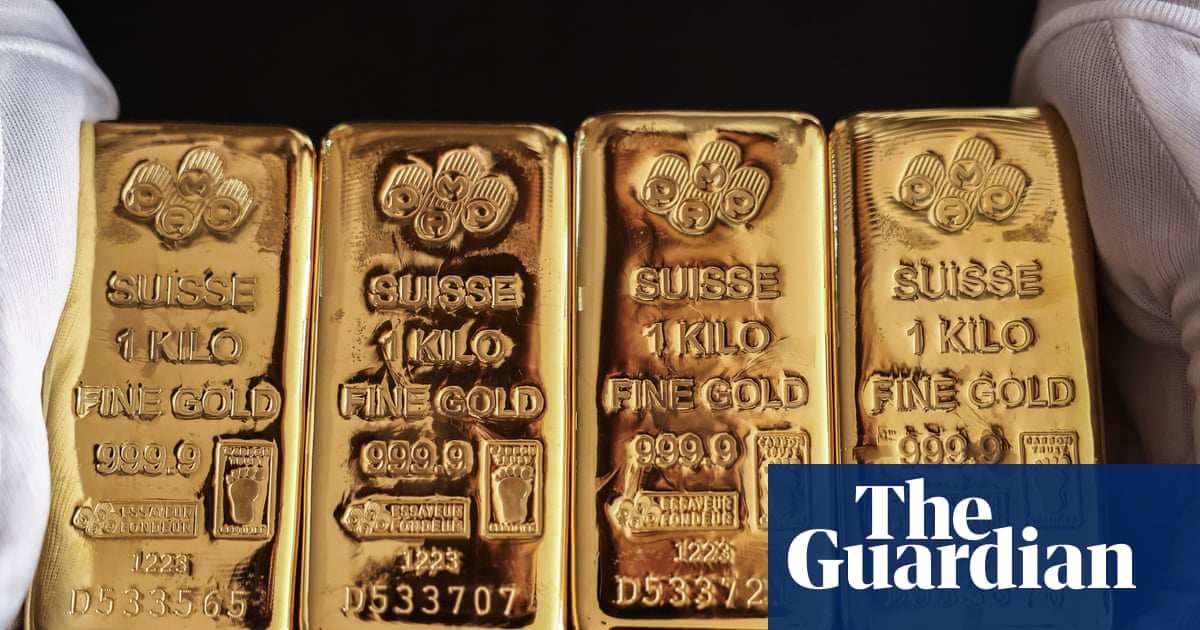 Gold price hits record high as investors seek safe haven | Gold