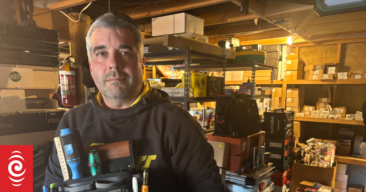 Tools stolen from vehicle auctioned off by police