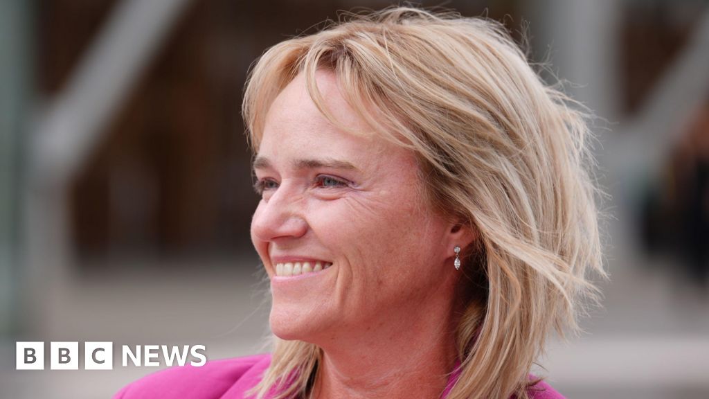 Sandie Peggie raises further legal action against NHS Fife