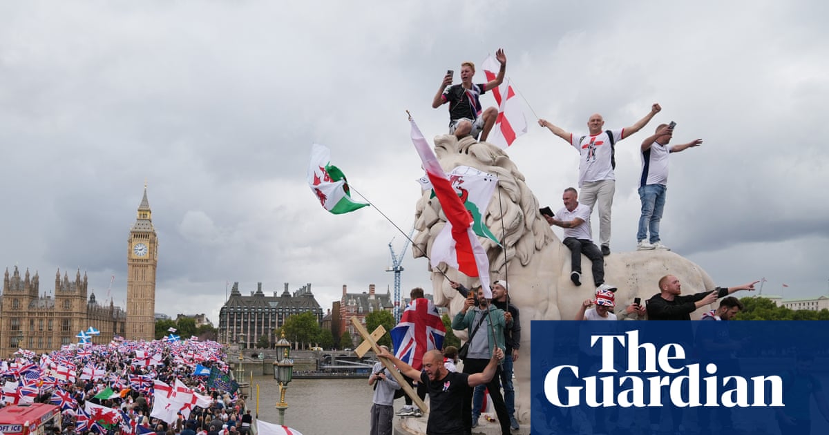 Far-right London rally sees record crowds and violent clashes with police | Protest
