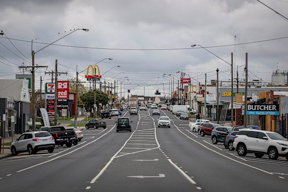The main street of Colac with its proliferation of fast food.