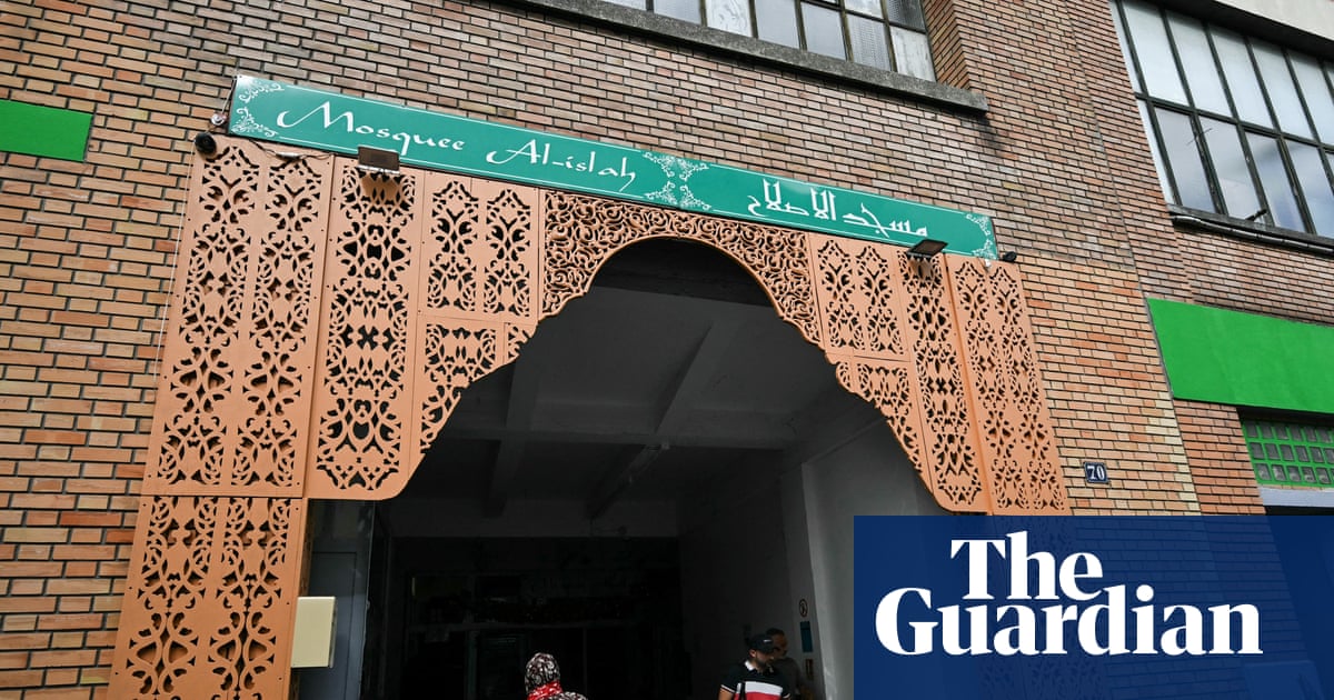 At least nine pigs’ heads found outside mosques in Paris region | France