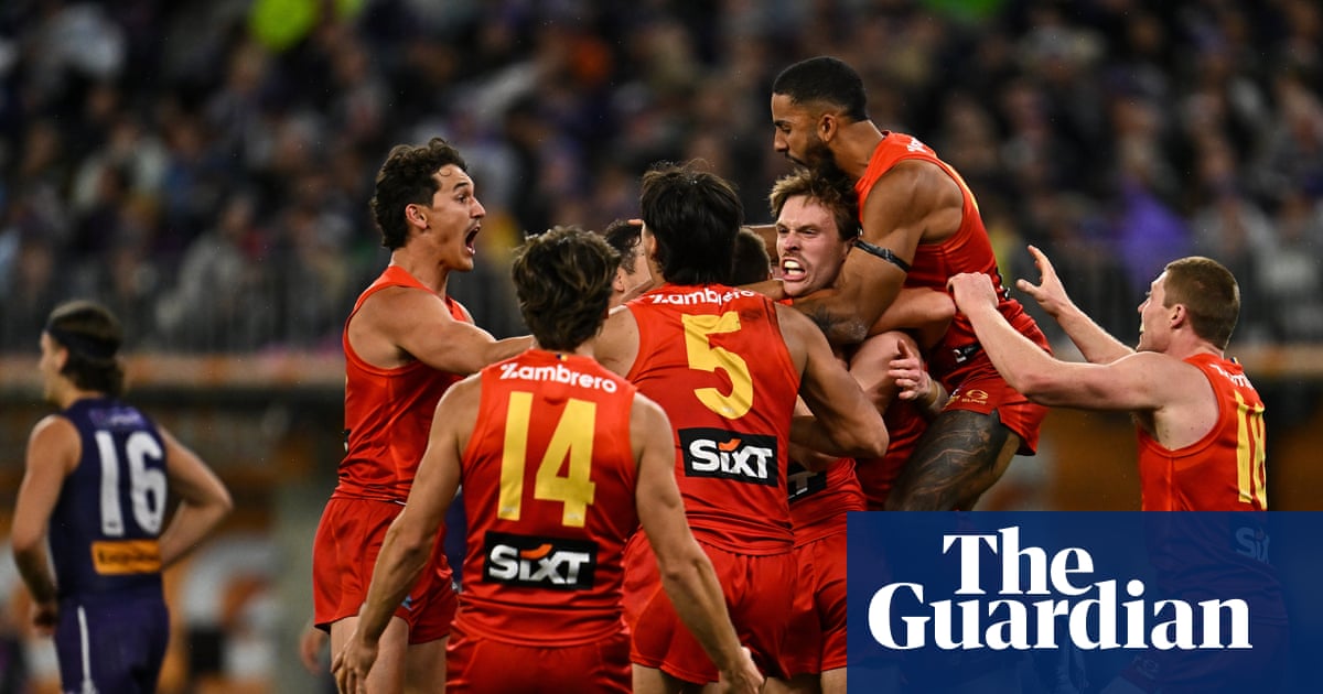 Gold Coast sink Fremantle in wild ending to claim club’s first AFL finals win | AFL