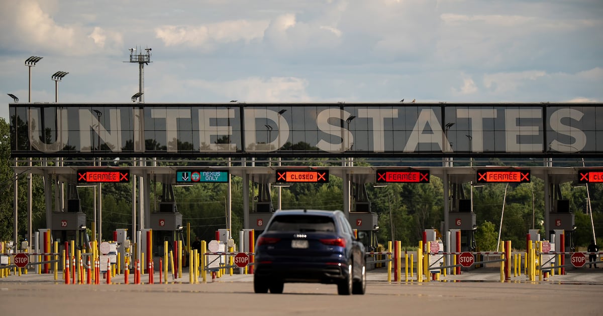 ‘Steep decline’ continues: Canada-U.S. travel data down again in August - CTV News