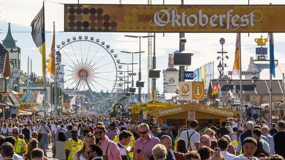 Oktoberfest 2025 starts with record beer prices – DW – 09/19/2025