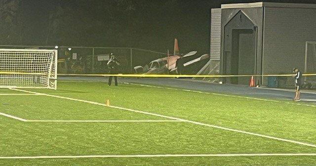 ‘We got very lucky tonight.’ Small plane crashes in Toronto’s Monarch Park, no injuries reported - Toronto Star