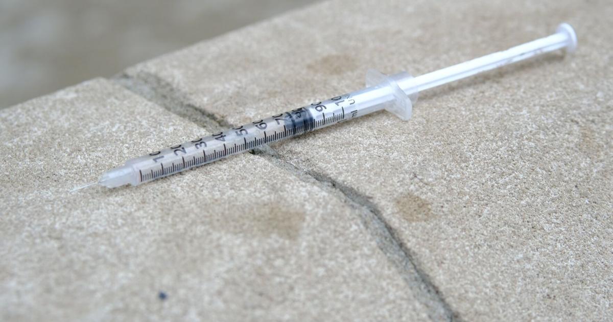 Halton public health warn a Burlington walk-in clinic used unsterile needles for six years - Toronto Star