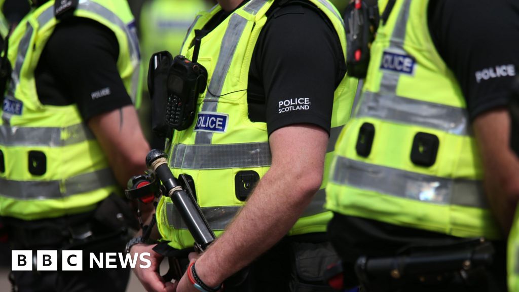 Police in Scotland buying their own uniforms as kit is 'poor quality'