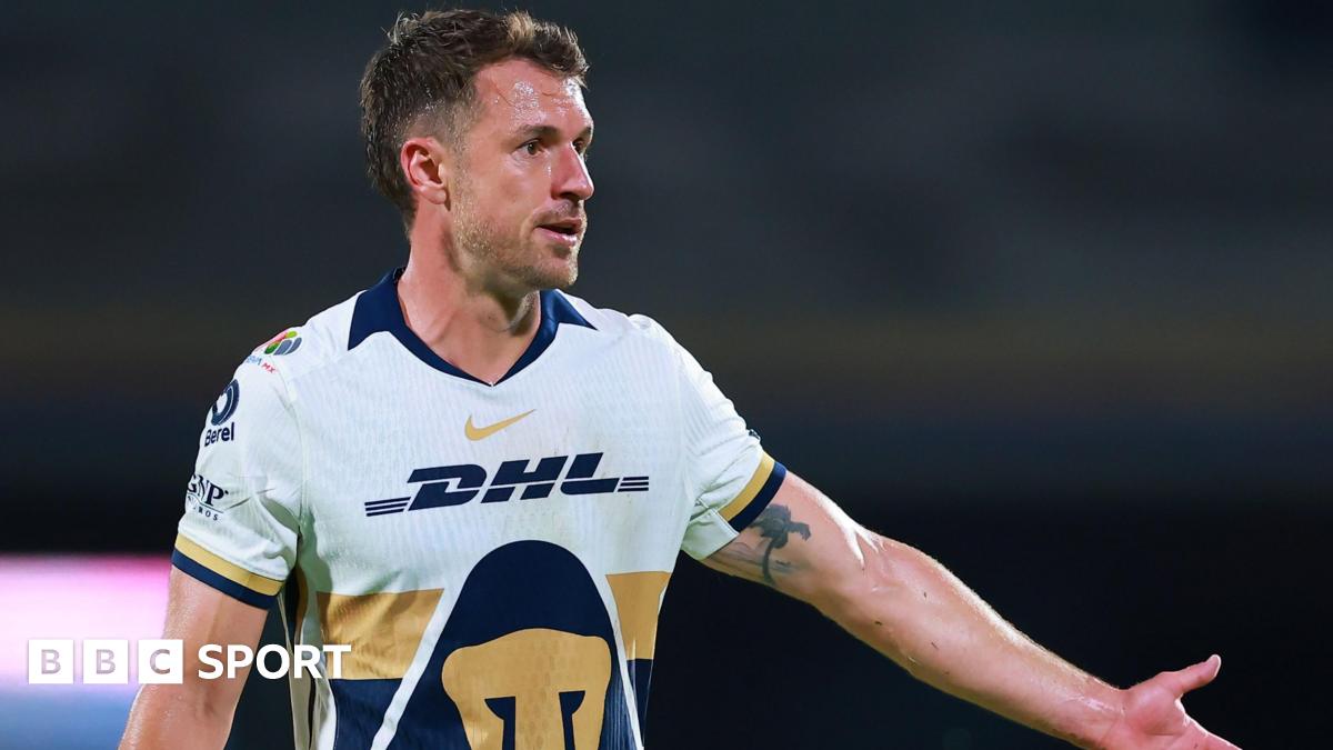 Aaron Ramsey in action for Pumas UNAM