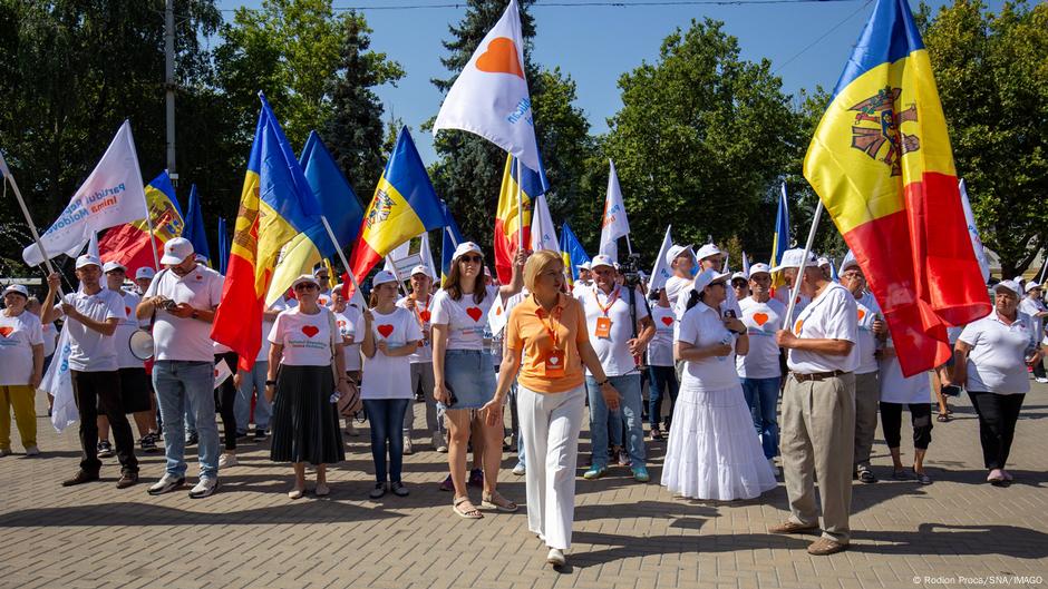 Moldova bars pro-Russia party from parliamentary elections – DW – 09/26/2025