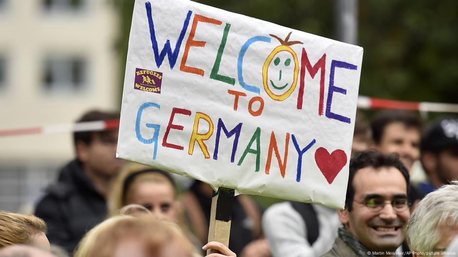 Sharp drop in asylum applications – DW – 09/11/2025