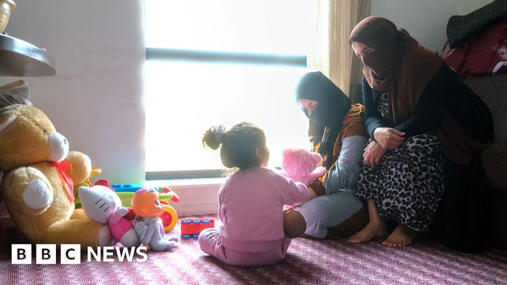 Behind the doors of asylum hotels