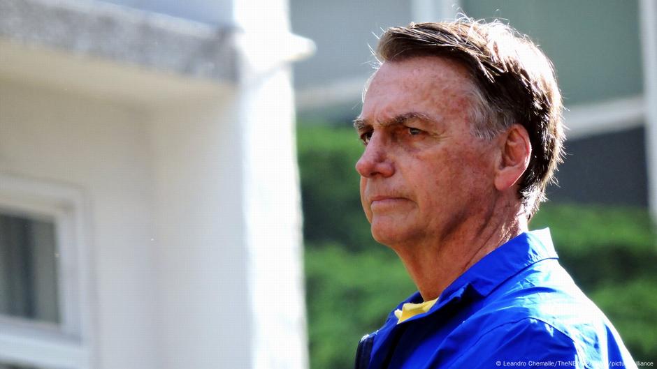 Jair Bolsonaro hospitalized after feeling 'unwell' – DW – 09/16/2025