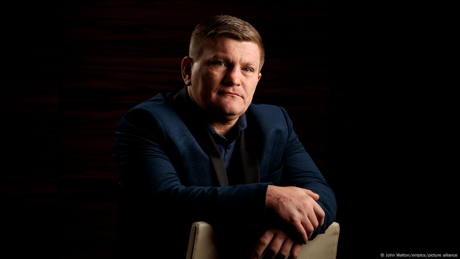 UK boxer Ricky Hatton dies at 46 after comeback announcement – DW – 09/14/2025