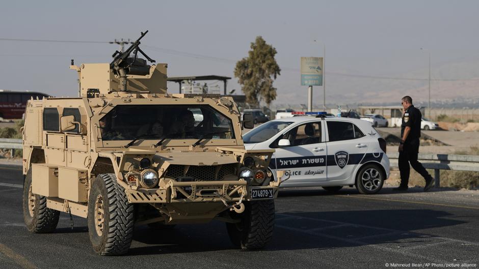 Israel shuts only West Bank-Jordan border gate – DW – 09/19/2025