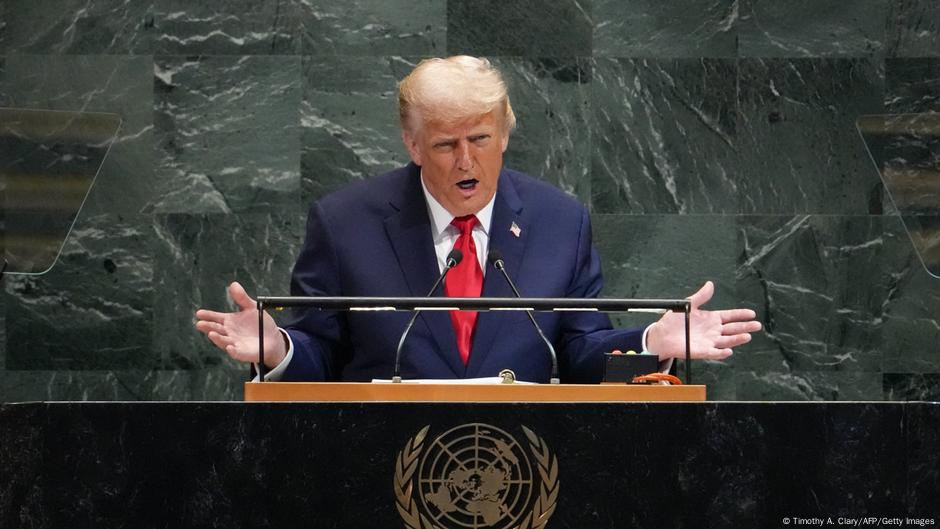 Trump slams UN, calls climate change a 'con job' – DW – 09/23/2025