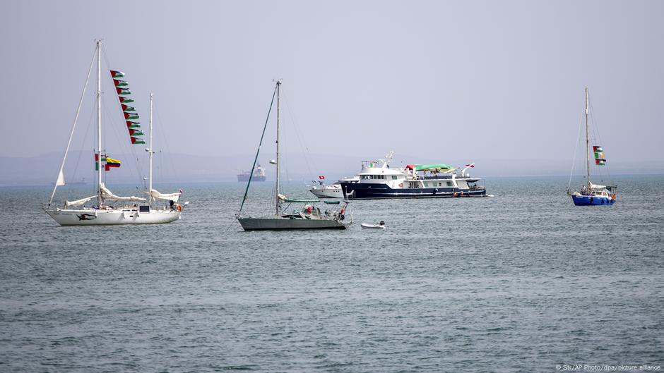 Spain sends navy ship to Gaza flotilla – DW – 09/25/2025