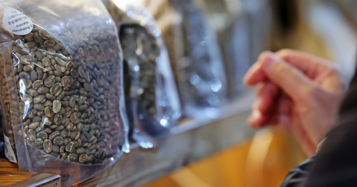 Import prices rise for second month as won weakens - 조선일보