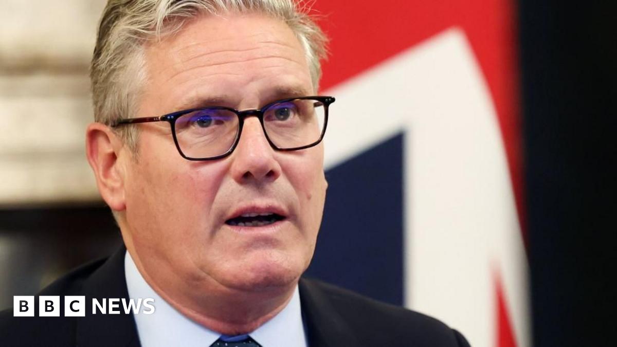 New digital IDs will make it tougher to work in UK illegally, says Starmer