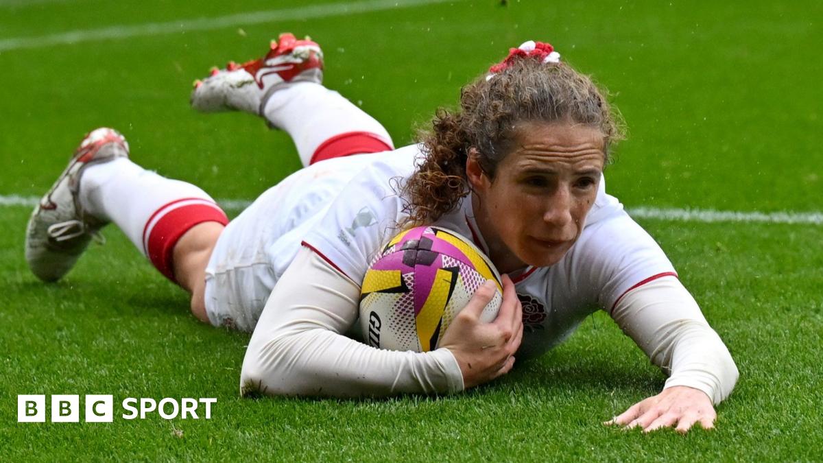 Kelsey Clifford scores a try for England against Scotland
