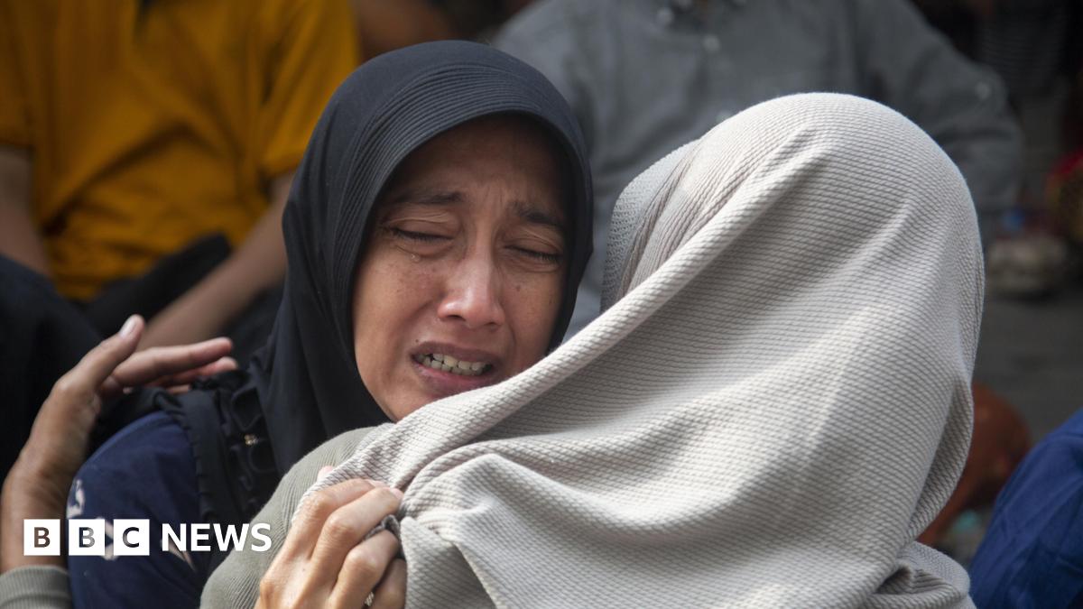 Indonesia: Three killed and dozens trapped trapped after school building collapses