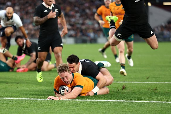Harry Potter of Australia scores a try