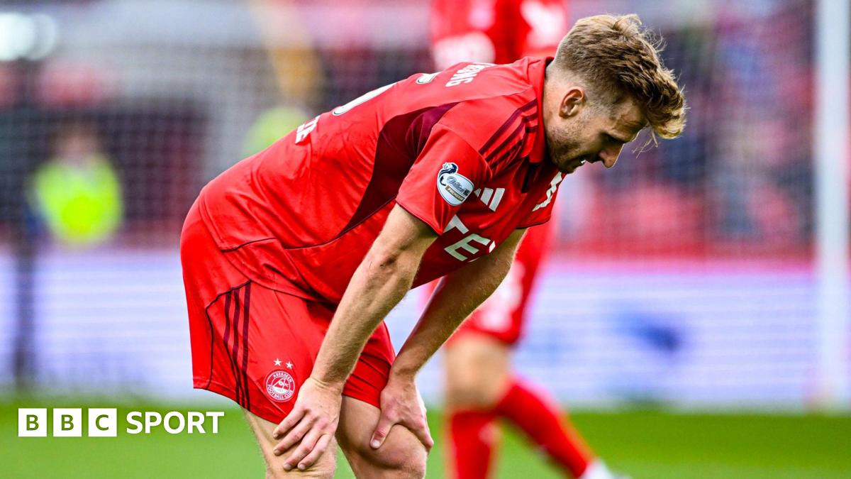 Stuart Armstrong looks dejected after Aberdeen draw against Livingston