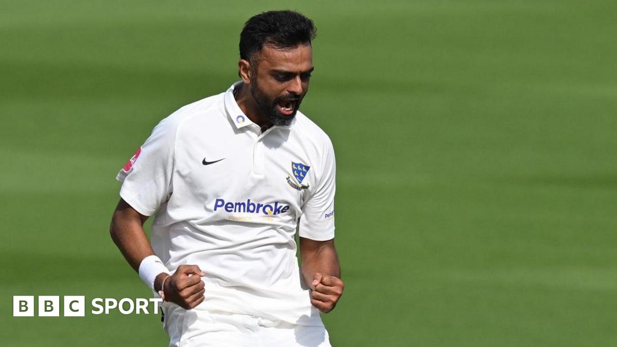 Jaydev Unadkat takes a wicket for Sussex