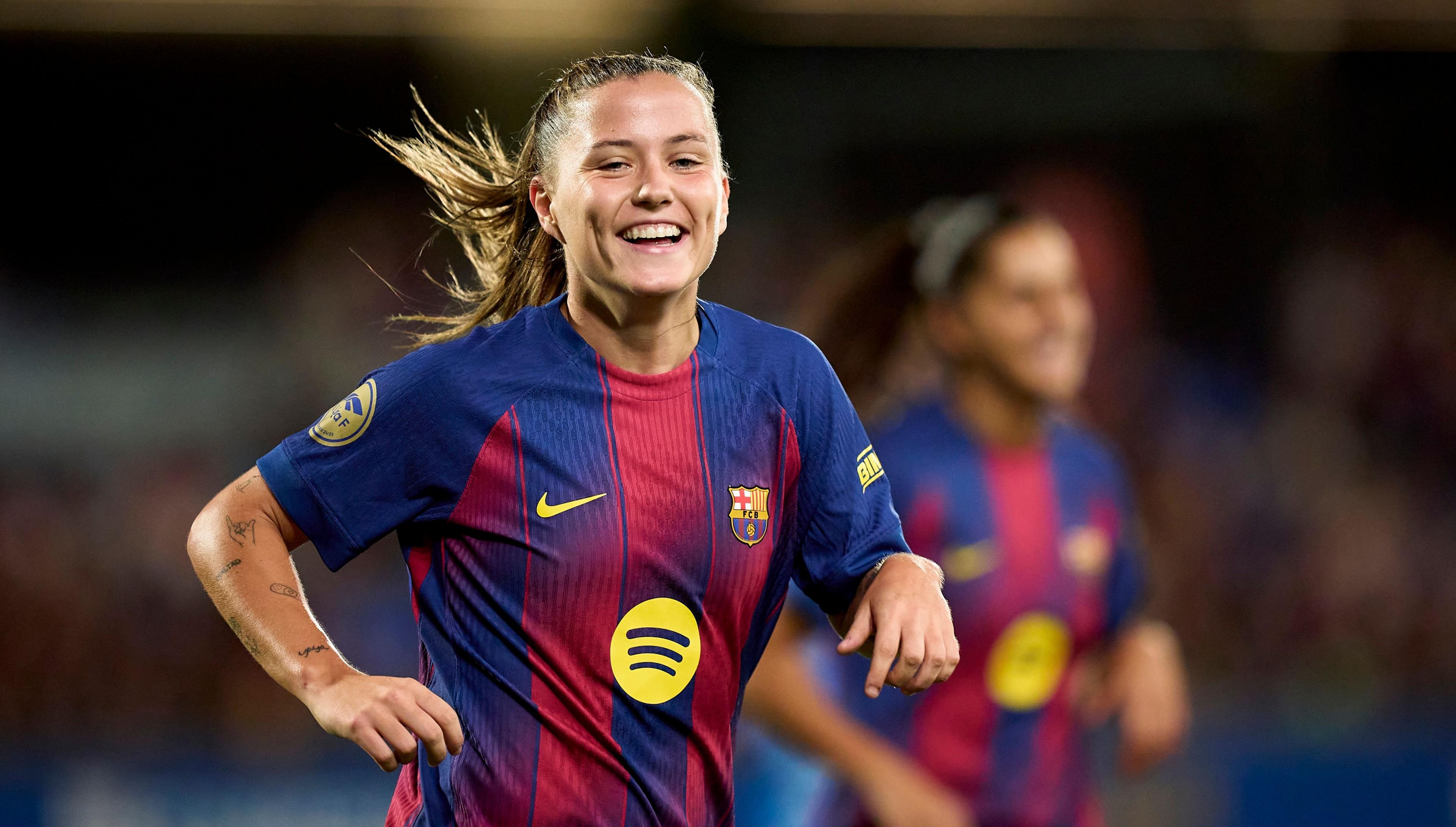 Claudia Pina celebrates scoring for Barcelona against Alhama in Liga F 
