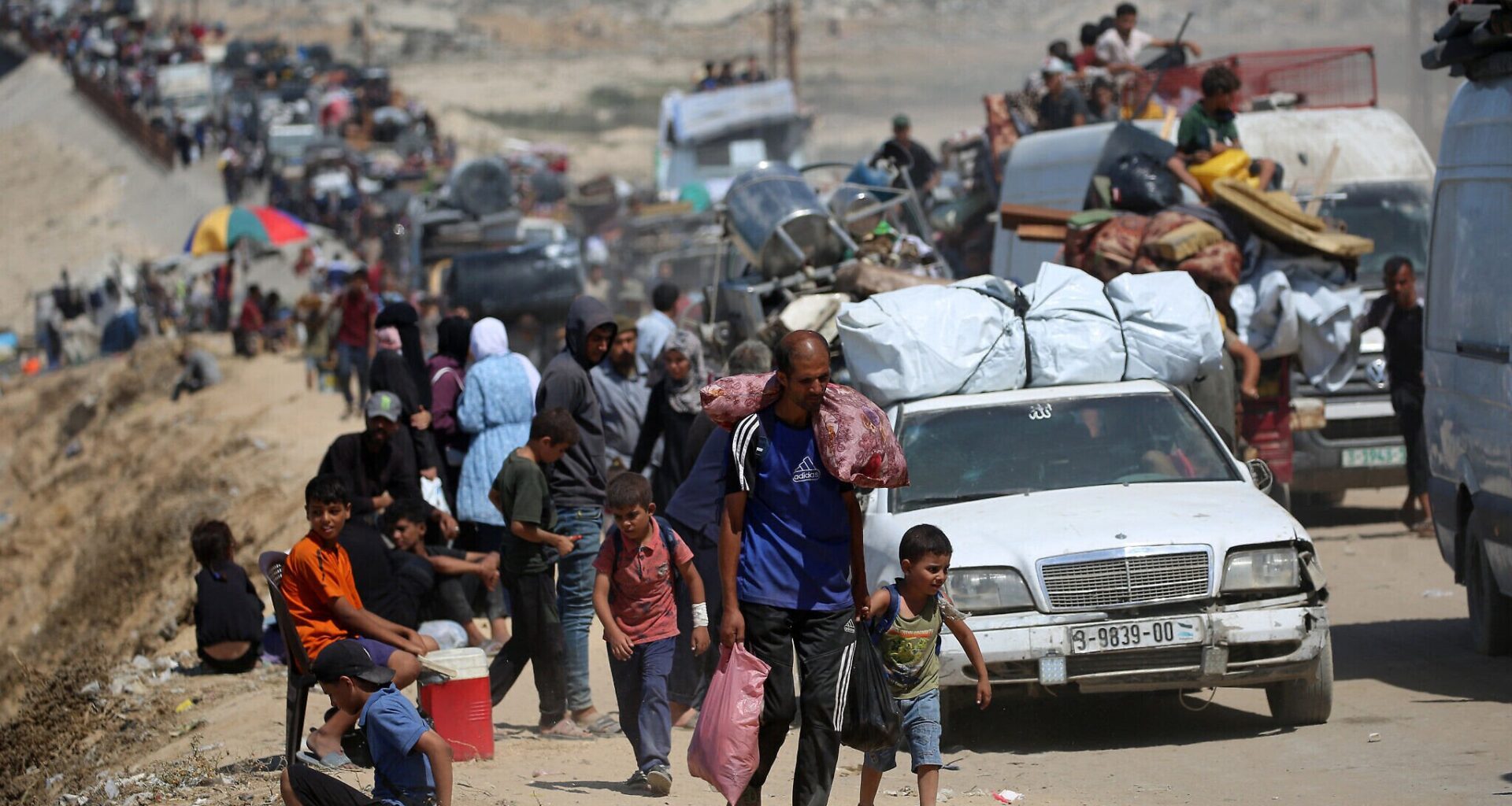 IDF warns will use 'unprecedented force' in Gaza City as 480,000 thought to have fled