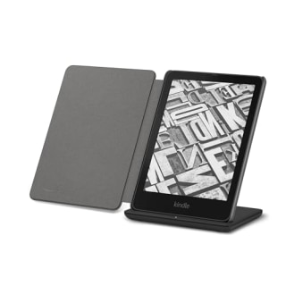 Kindle Paperwhite Signature Edition Essentials Bundle