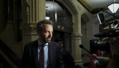 In-office rules thwarting plan to sell off space: government