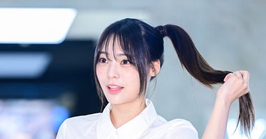 QWER's Si Yeon Addresses Backlash Over Light Stick Similarity - 조선일보