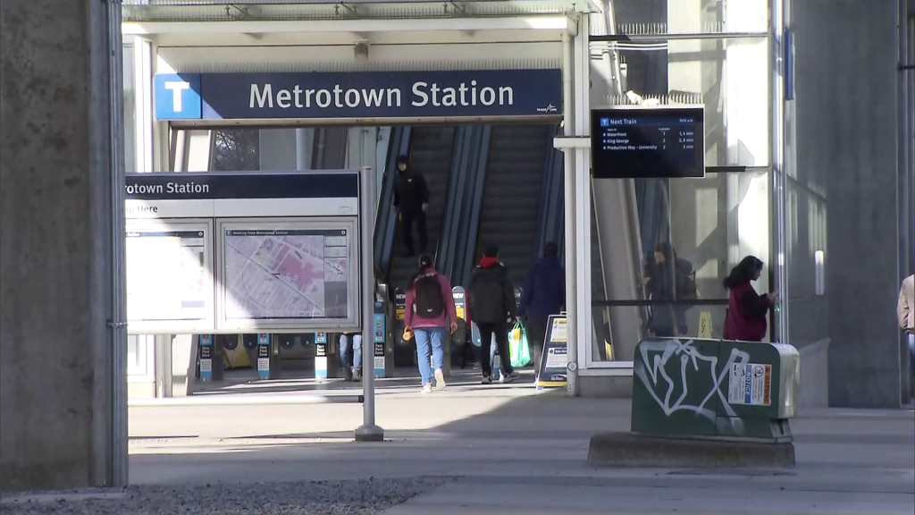 3 suspects arrested after woman slashed at Burnaby SkyTrain station
