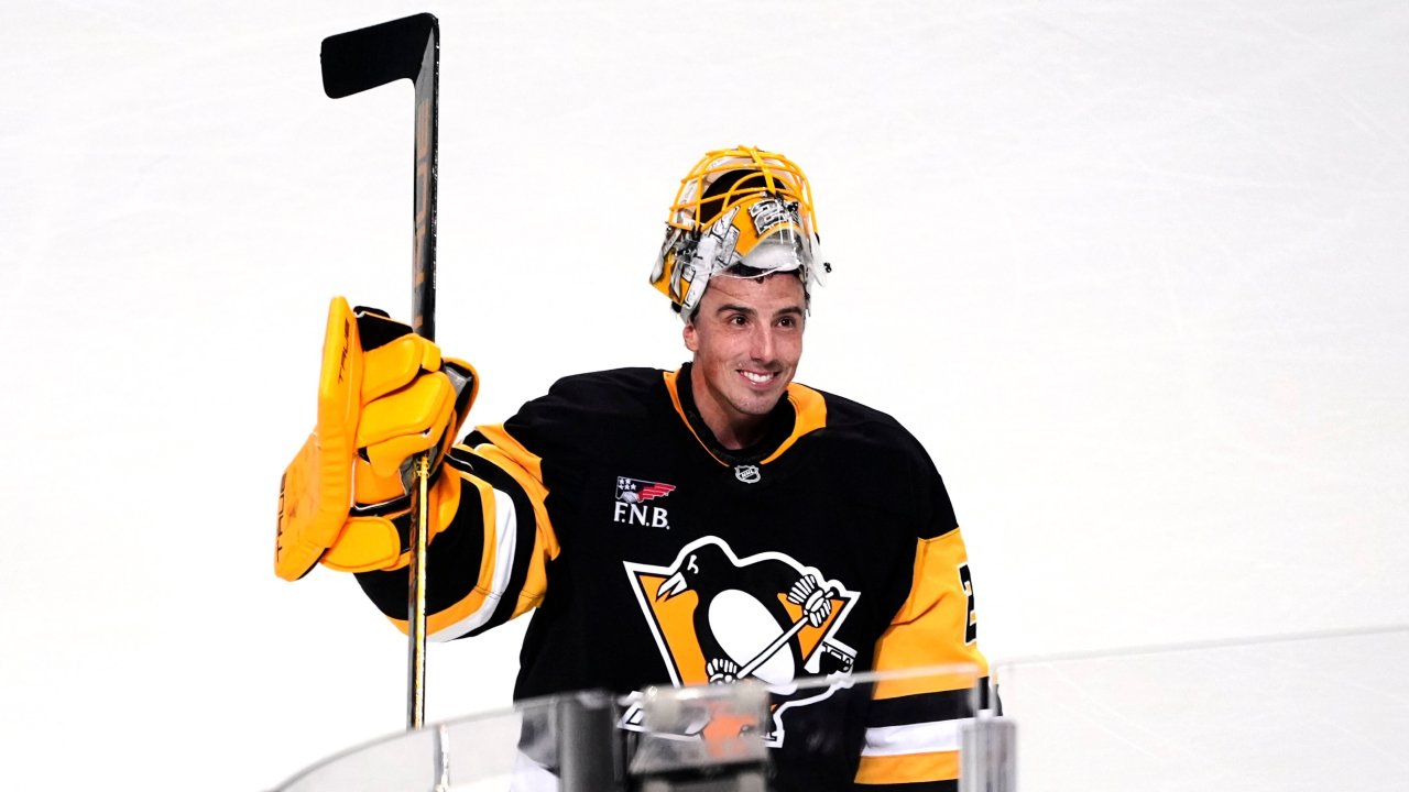 Marc-Andre Fleury plays one final prank on Penguins teammates