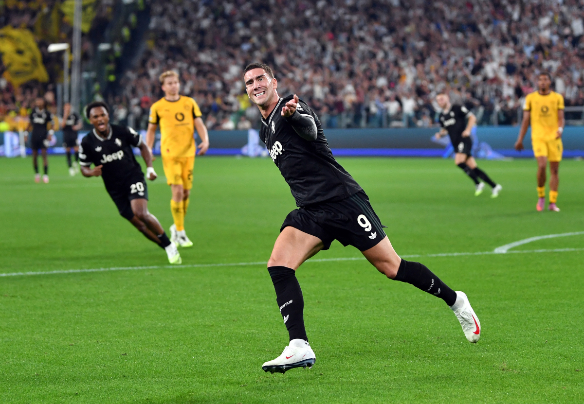 TURIN, ITALY - SEPTEMBER 16: Dusan Vlahovic of Juventus celebrates scoring his team