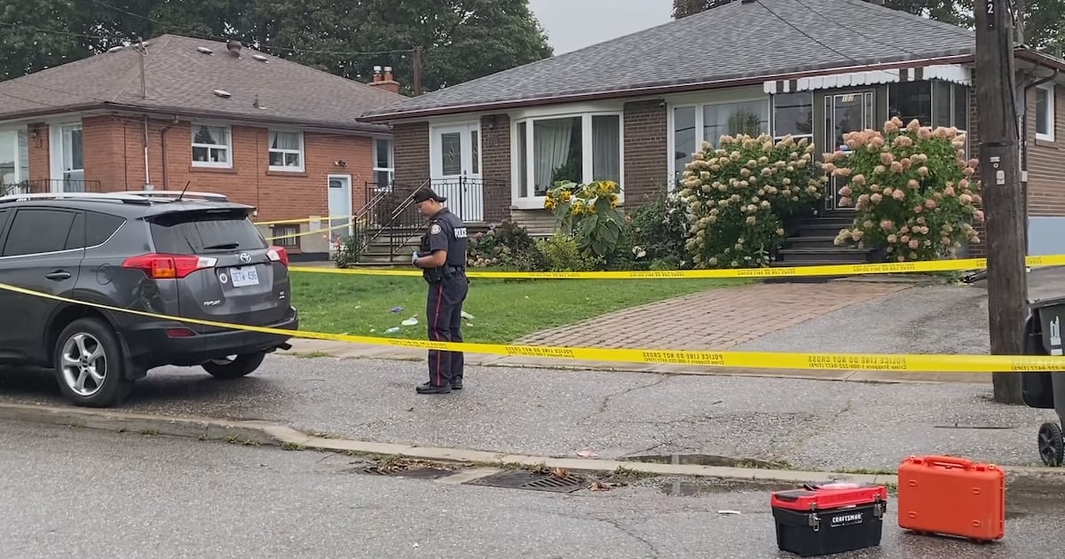 Scarborough stabbing sends 2 men to hospital
