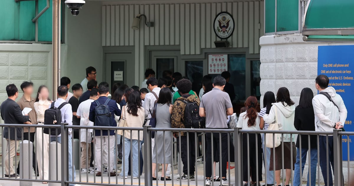 U.S. ESTA Fee Nearly Doubles; Apply Now to Save 100,000 Won - 조선일보