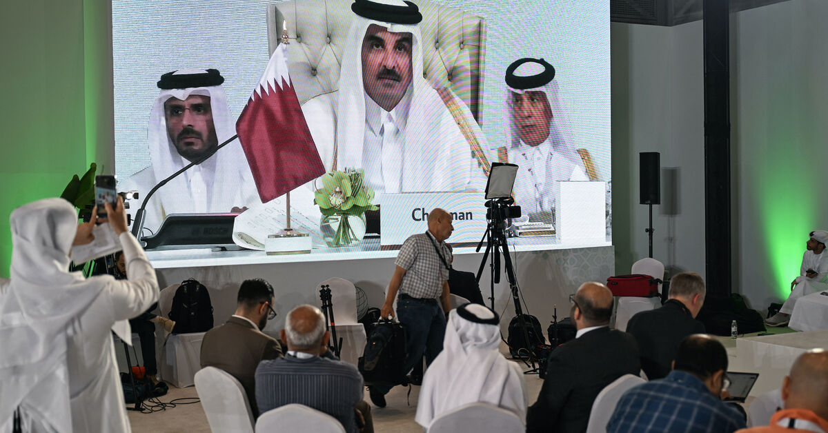 Arab, Islamic leaders urge 'review' of Israel ties at emergency summit after Doha strikes