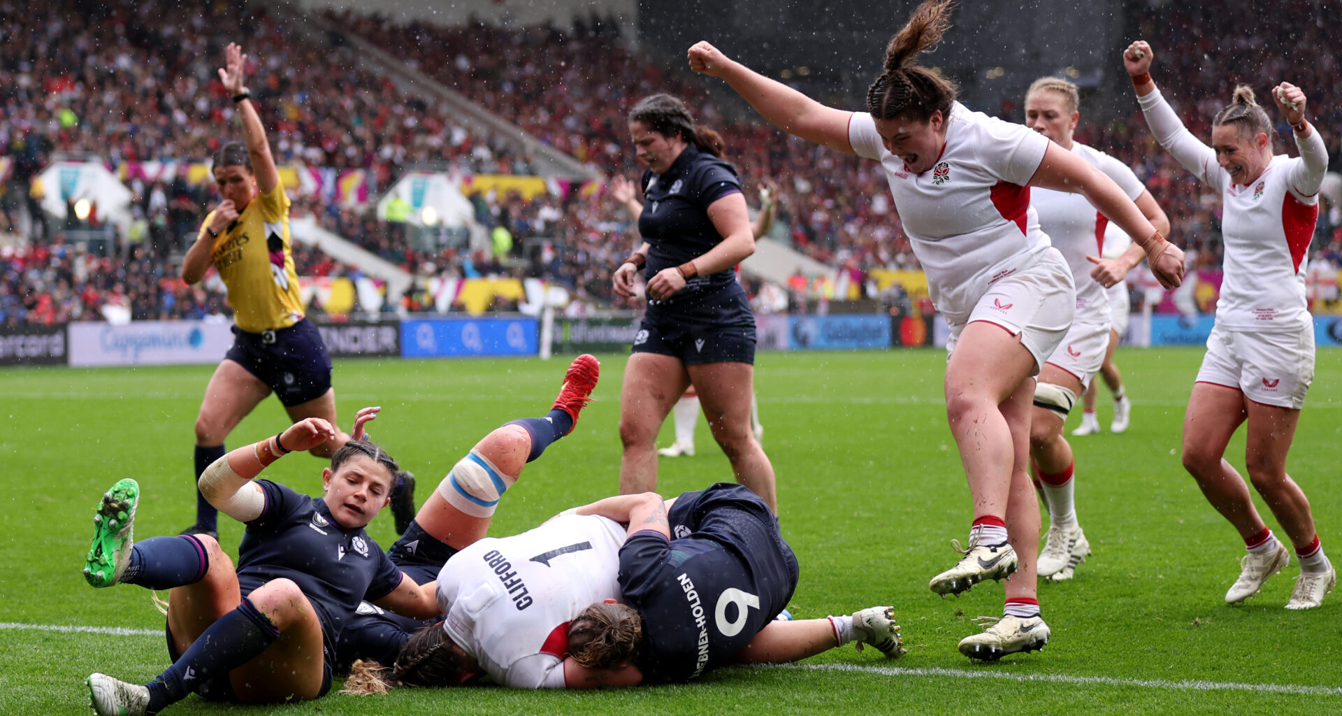 England beat Scotland in the rain to book France semi-final