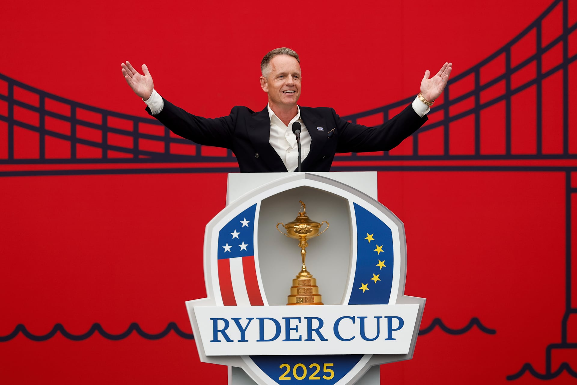 FARMINGDALE, NEW YORK - SEPTEMBER 24: Captain Luke Donald of Team Europe speaks to the crowd during the opening ceremony for the 2025 Ryder Cup at Black Course at Bethpage State Park Golf Course on September 24, 2025 in Farmingdale, New York. (Photo by Harry How/Getty Images)